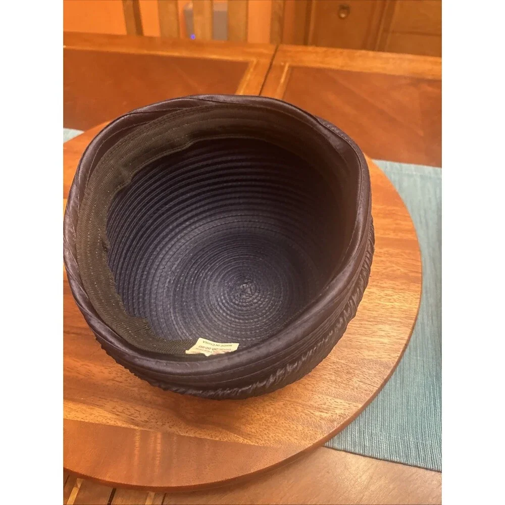 Unbranded Women’s Hat /Beret With Bling